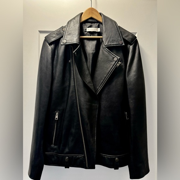 Never worn, DANIER black buttery lamb leather jacket with clasped lapels - Picture 2 of 3
